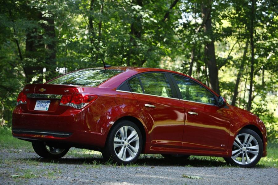  Chevrolet Cruze 2011 года  (фото 41 из 61)